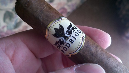 My first @RODRIGOCigars courtesy of @KnightRid. Anyone have one before? Thoughts? Cigarfest