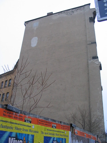 sides_of_buildings_berlin_04