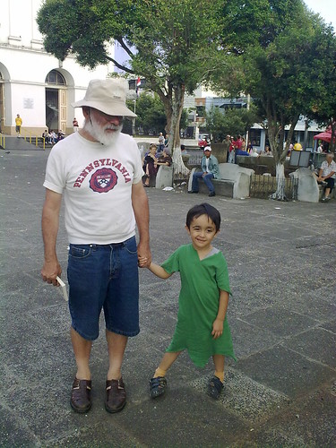 El abuelo con Peter Pan