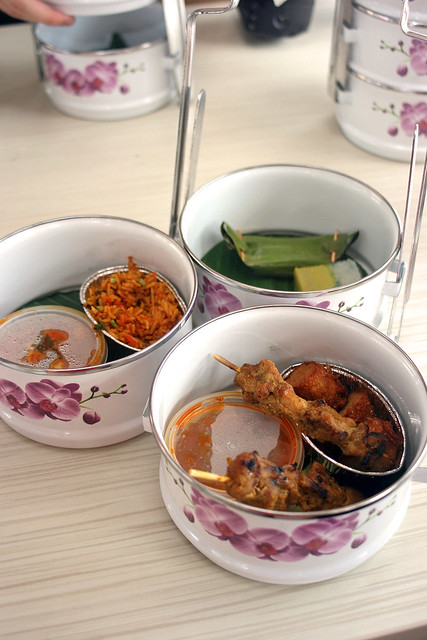 Chinese, Malay, Indian and Peranakan food all represented on the Tiffin Cruise