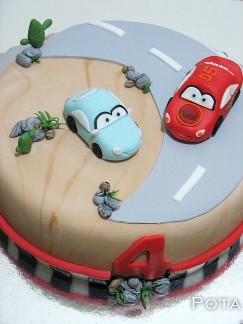 Gâteau d'anniversaire " CARS "