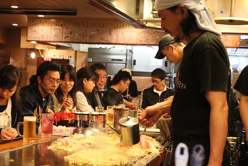 Okonomiyaki in Hiroshima 広島のお好み焼き
