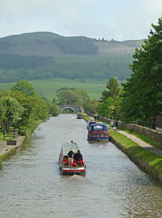 Leeds and Liverpool Canal, Gargrave by Tim Green aka atoach