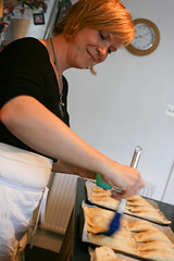 Jo makes empanadillas