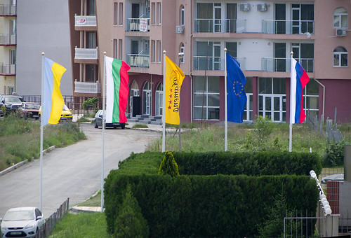 nearby hotel: politically correct flag's arrangement /  ©  Katya