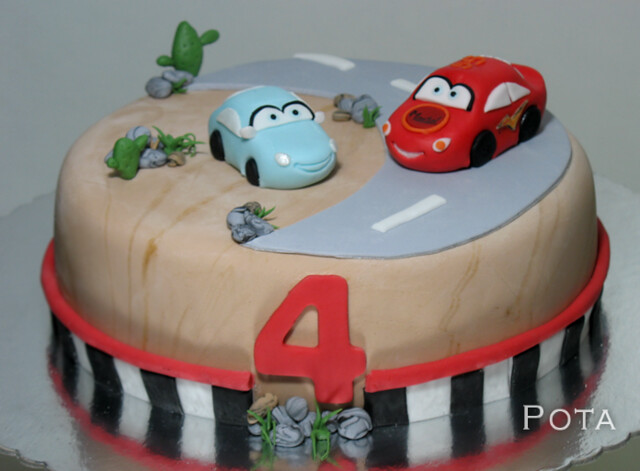 Gâteau d'anniversaire " CARS "
