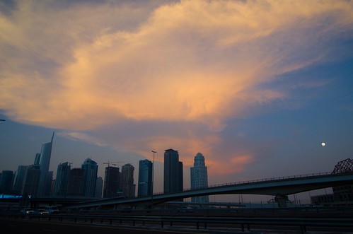 Sheikh Zayed road sunset in a hurry ©  Still ePsiLoN