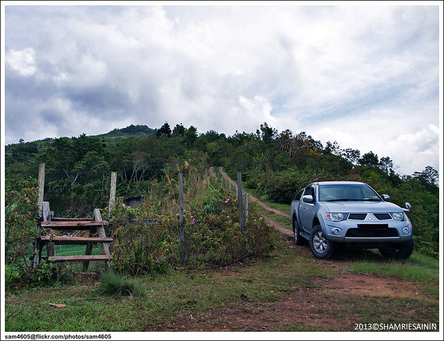 car landscape scenery 4x4 4wd olympus 25 malaysia borneo vehicle e3 sabah mitsubishi triton kereta pemandangan kundasang ranau sabahborneo kinasaraban