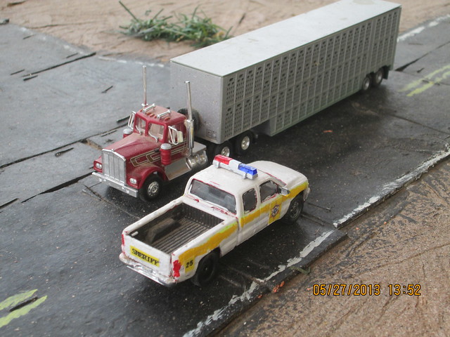 road truck toy sheriff dioramas diecast 164scale kenworthw900 diecastdioramas hoscaletruck gmcsierrapickup hoscalefigures