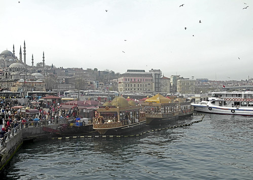 Istanbul, view from Galata bridge /  ©  Katya