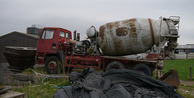 Leyland Constructor out of service on a farm in DERBYSHIRE