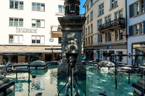 Fontaine in Zurich ©  Konstantin Malanchev