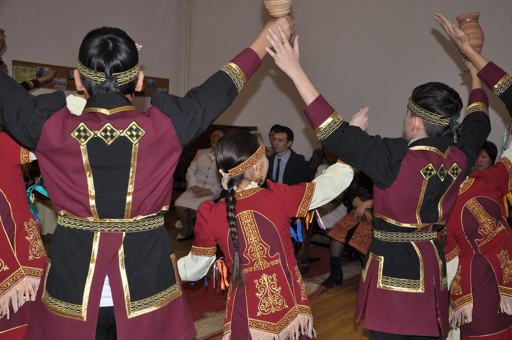 : National dance in Yakutsk