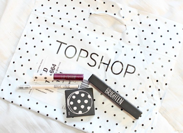 Topshop Beauty Haul, Topshop Makeup Review, Tosphop Lip Cream, Topshop Cream Blush, Topshop Magic Liner, Topshop Brighten Concealer