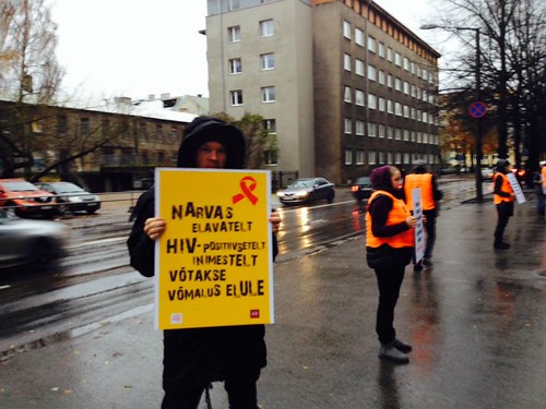 AHF and EHPV protest in front of the Ministry of Social Affairs in Tallinn (10/29/13)