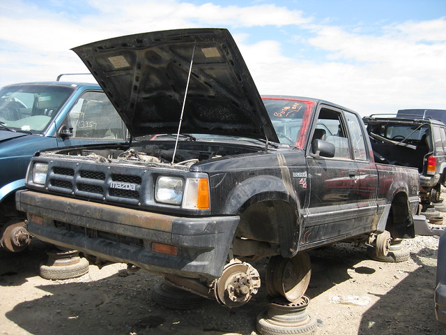 truck pickup 1993 junkyard scrapyard mazda b2600