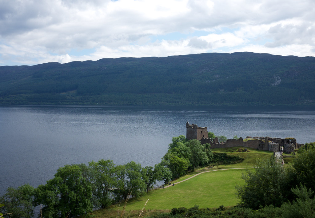 : Loch Ness & Urquhart Castle