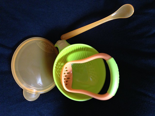 Nuby 食物研磨碗，附湯匙和蓋子@Nuby 鮮果園系列副食品工具