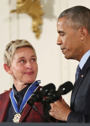 Ellen DeGeneres se emociona com homenagem de Obama: "Que dia maravilhoso"