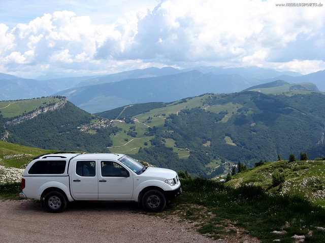 italien italy white alps truck nissan pickup alpen weiss lagodigarda gardasee montebaldo d40 navara