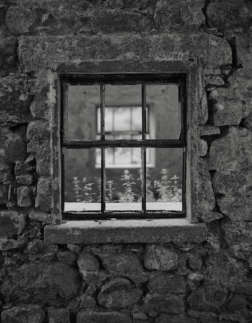 ireland blackandwhite window farmhouse mediumformat ruin 6x7 derelict pentax67 shanghaigp3 epsonperfectionv500 ilfosol3 supermulticoatedtakumar6x7105mmf24