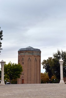 Momina Khatun mausoleum