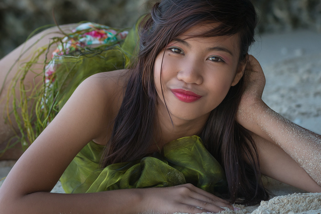 Pretty Filipina Teen