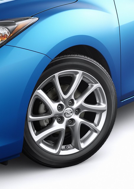 2012 Mazda3 17-inch aluminum alloy wheel
