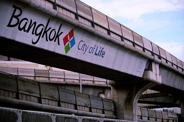 Bangkok, City of Life 這行標語很醒目