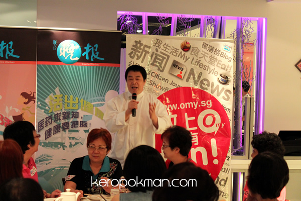 Chef Ma Wei presenting a Chinese Opera