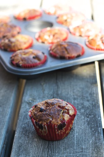 Redcurrant and peach muffins