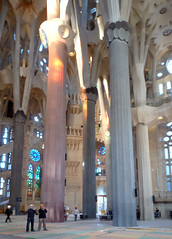Antoni Gaudí, Sagrada Familia, Crossing with Workers