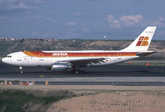 Iberia A300.B4-120 EC-DLH MAD 04/04/1999