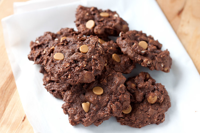 Peanut Butter-Chocolate Oatmeal Cookies