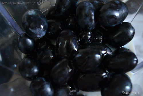 Black grapes and honey for Banana Black Grape Smoothie