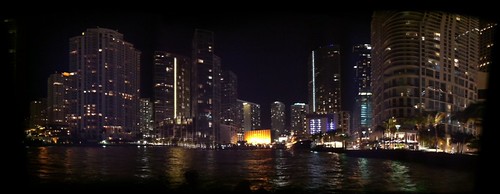 Miami de Noche Foto Atribución Creative Commons / Flickr: miamism
