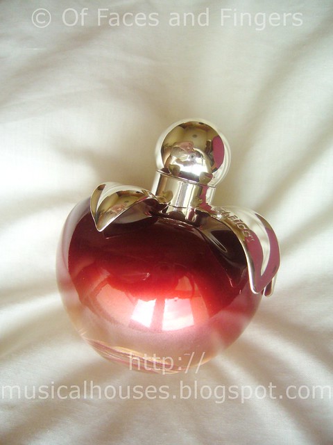 Nina L'Elixer: Fruity, Floral, Girly Scent - of Faces and Fingers