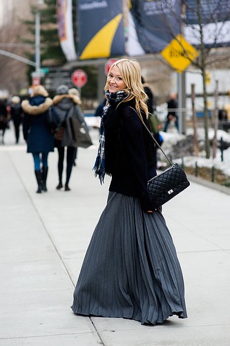 Da Fashionista.com: Fall 2011: How to Wear a Long Skirt