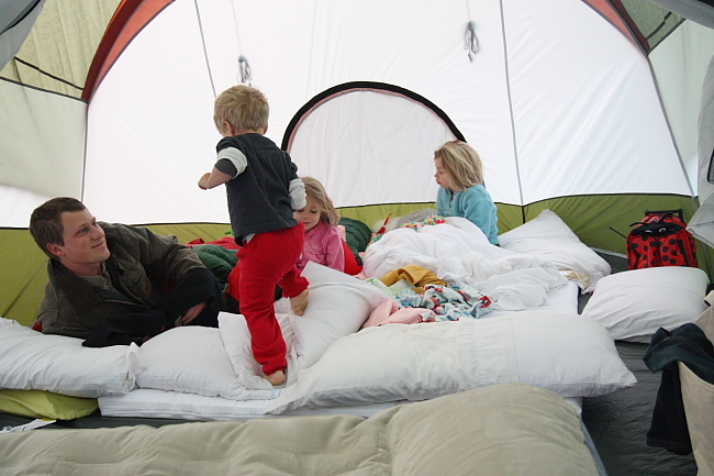 earlymorning_tent
