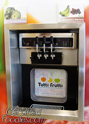 Frozen Yogurt dispensers at Tutti Frutti in SM San Lazaro - CertifiedFoodies.com