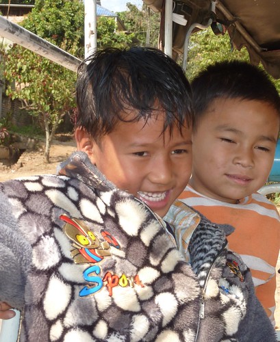 Kengtung-Temples-Enfants birmans (4)