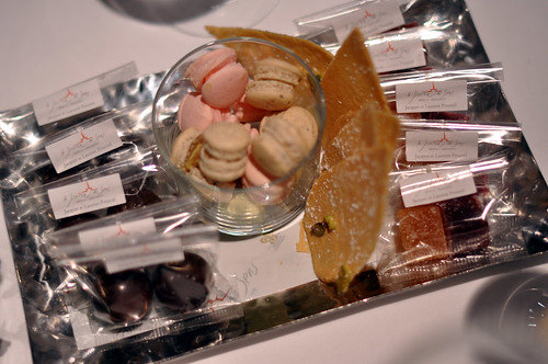 Restaurant Le Jardin des Sens: Chokolade, macarons, småkager og kandiseret frugt