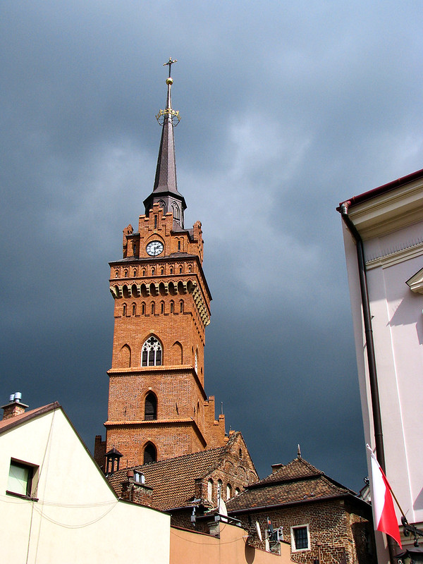 Tarnów cathedral clock tower<br/>© <a href="https://flickr.com/people/30047476@N05" target="_blank" rel="nofollow">30047476@N05</a> (<a href="https://flickr.com/photo.gne?id=5690732797" target="_blank" rel="nofollow">Flickr</a>)