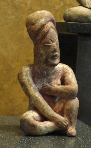 Figuras de mujeres aztecas y diosas.