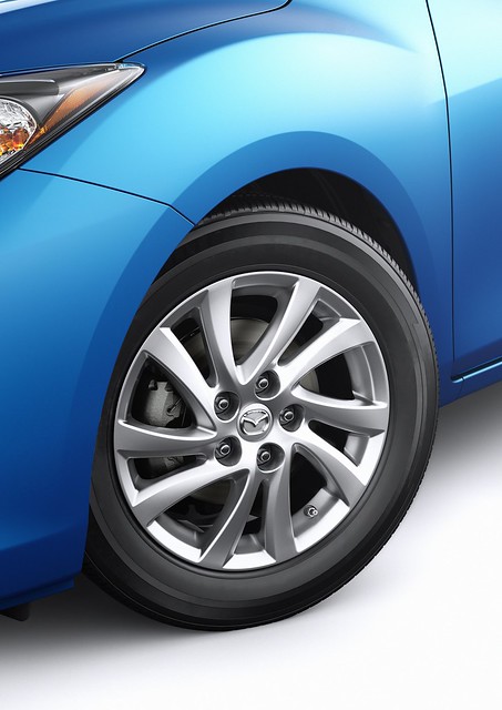 2012 Mazda3 16-inch aluminum alloy wheel