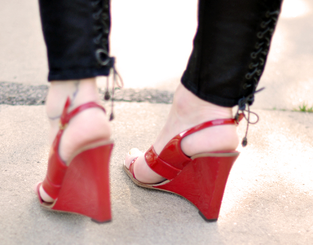 red wedge sandals 