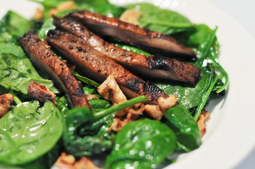 Grilled Wilted Spinach and Portobello Salad Recipe