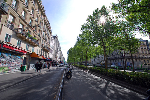 Paris morning street view1