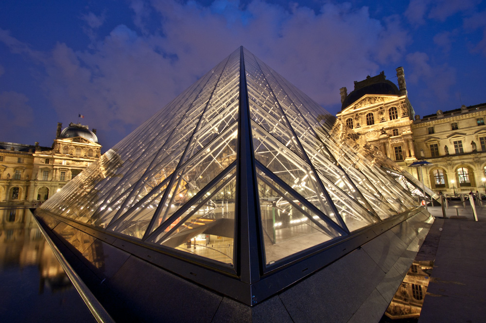 235/365 El Louvre tiene su encanto de noche