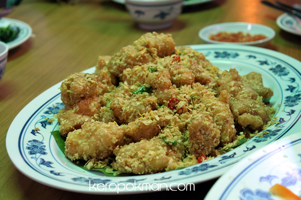 Ban Tong Seafood Restaurant - Fried Crayfish